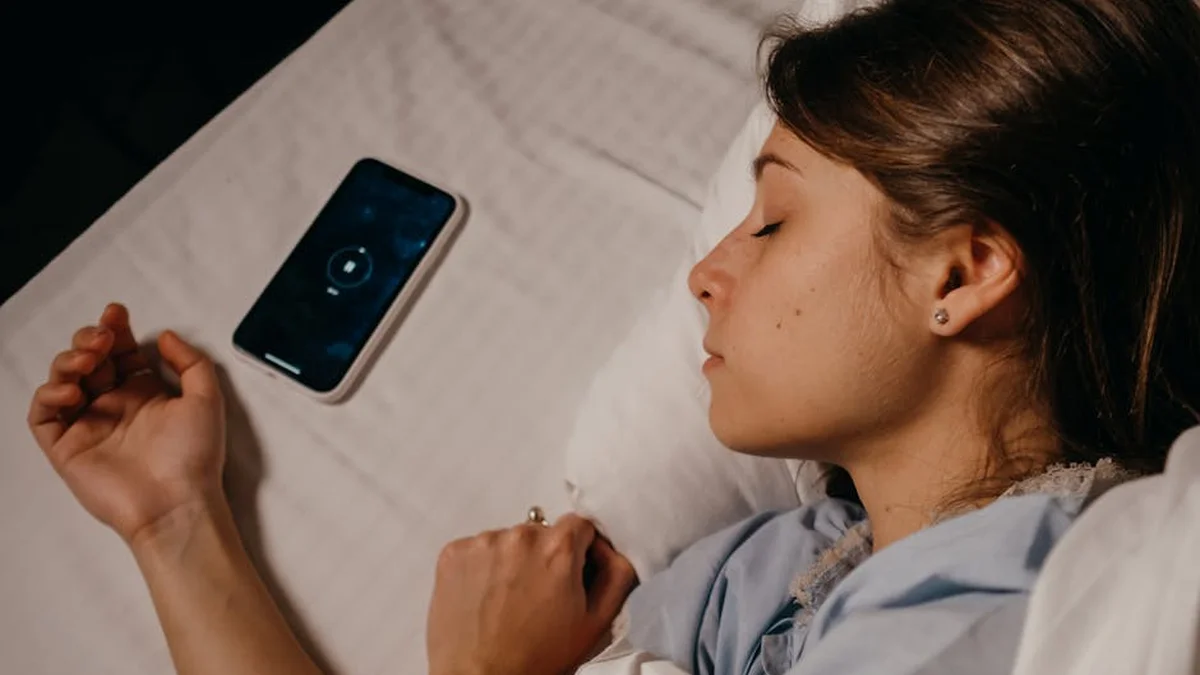 Detox digital nocturno: recupera el sueño limitando las pantallas - Apaga tu Mente