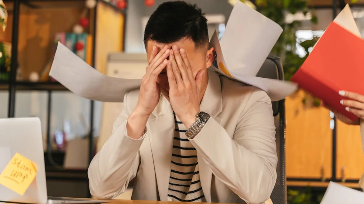 Estrés laboral crónico: qué le pasa a tu cuerpo cuando no paras - Estrés Laboral